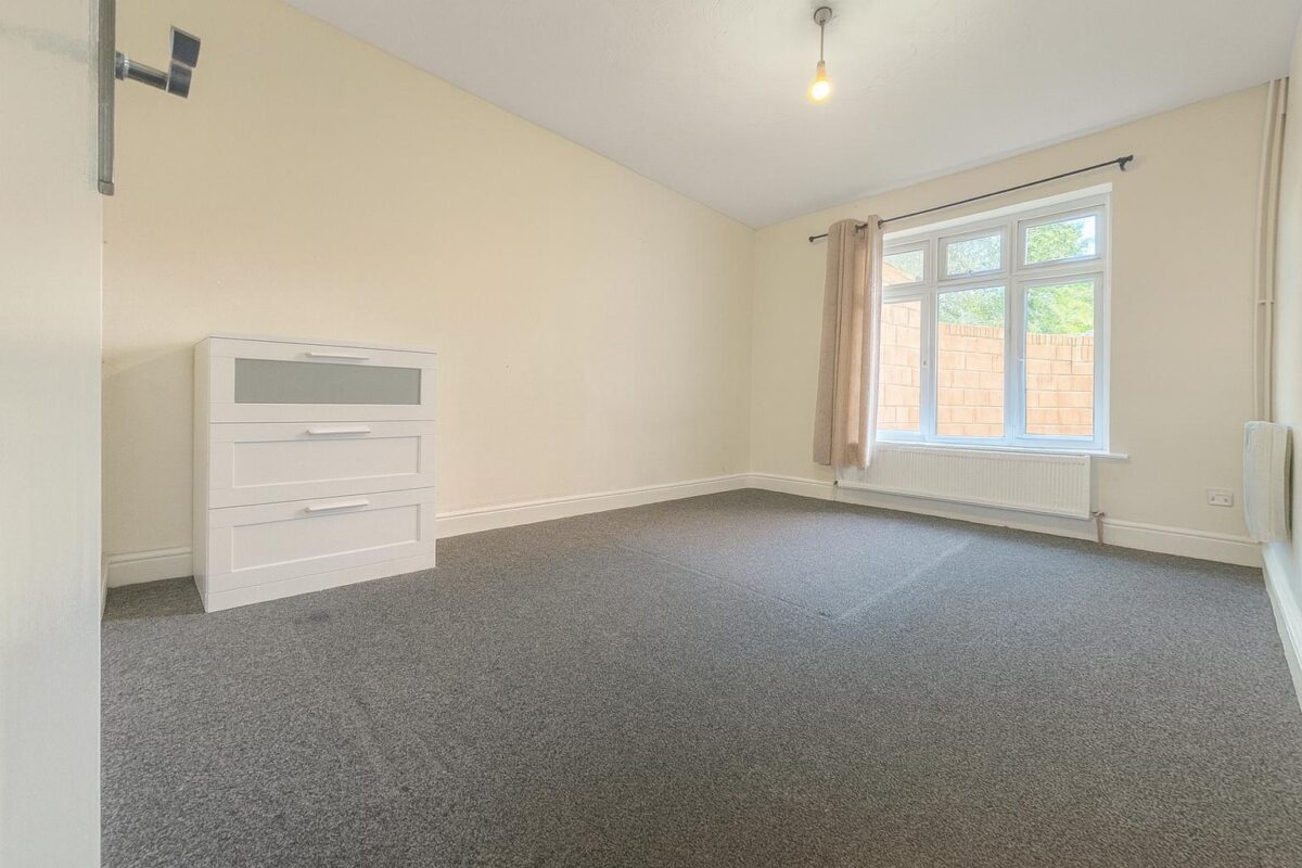 1/2 Bedroom Flat  - High Wycombe