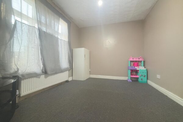 1/2 Bedroom Flat  - High Wycombe