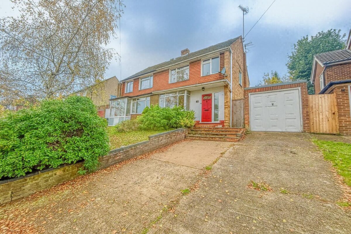 4 Bedroom House  - High Wycombe