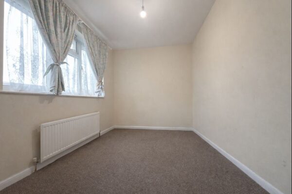 3 Bedroom House  - High Wycombe
