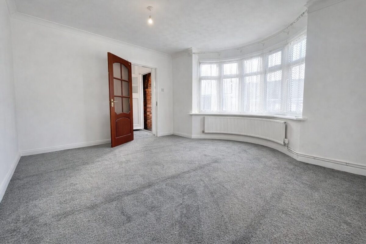 4 Bedroom House  - High Wycombe