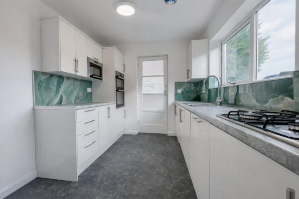 4 Bedroom House  - High Wycombe