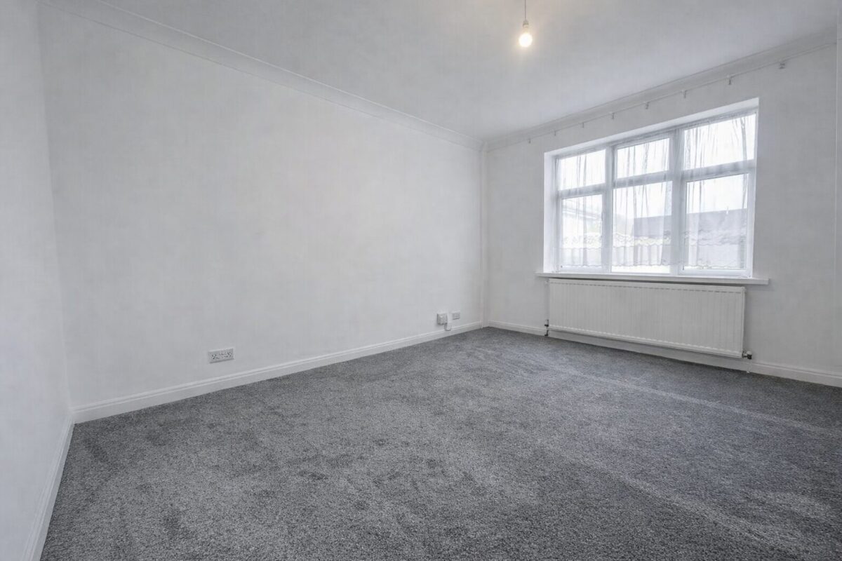 4 Bedroom House  - High Wycombe