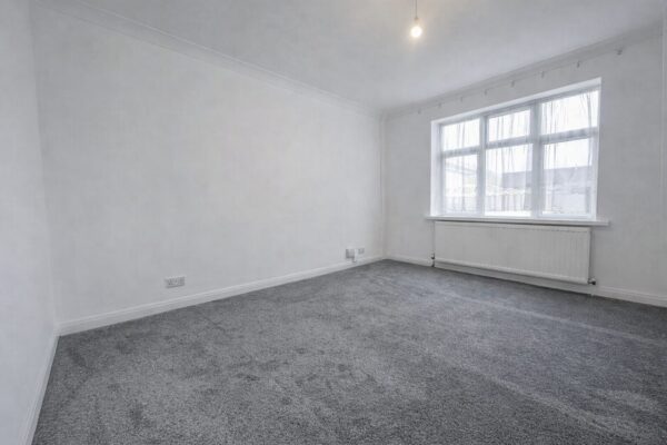 4 Bedroom House  - High Wycombe