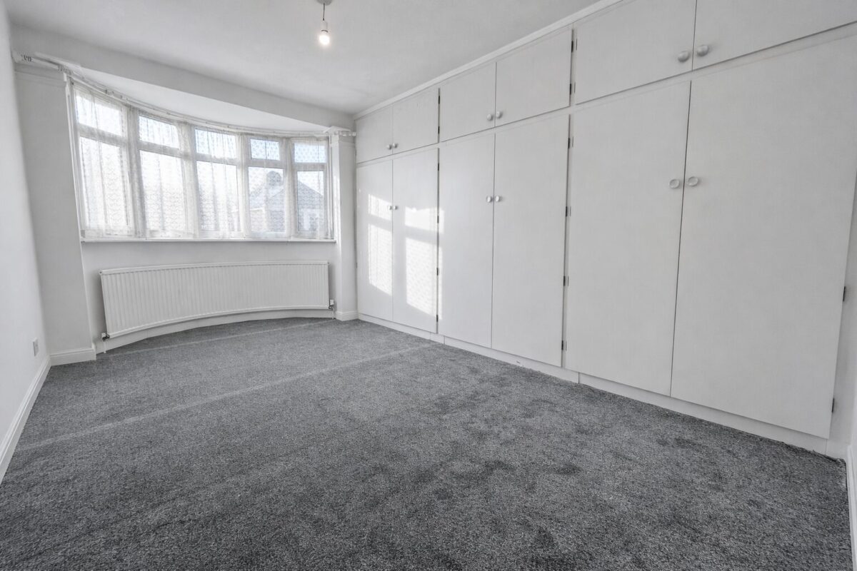 4 Bedroom House  - High Wycombe