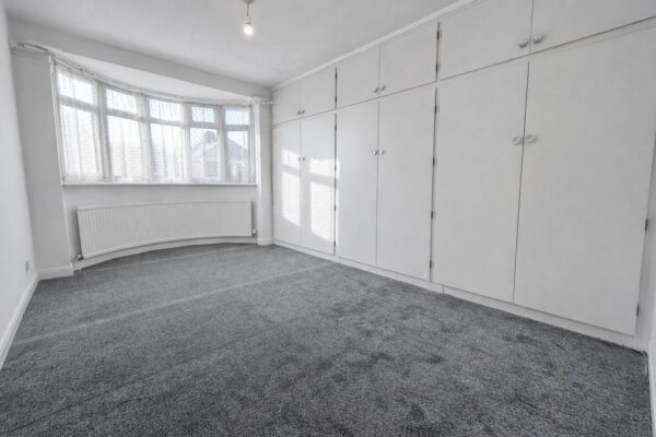 4 Bedroom House  - High Wycombe