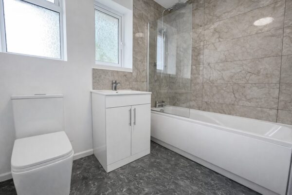 4 Bedroom House  - High Wycombe