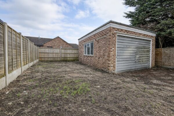 4 Bedroom House  - High Wycombe