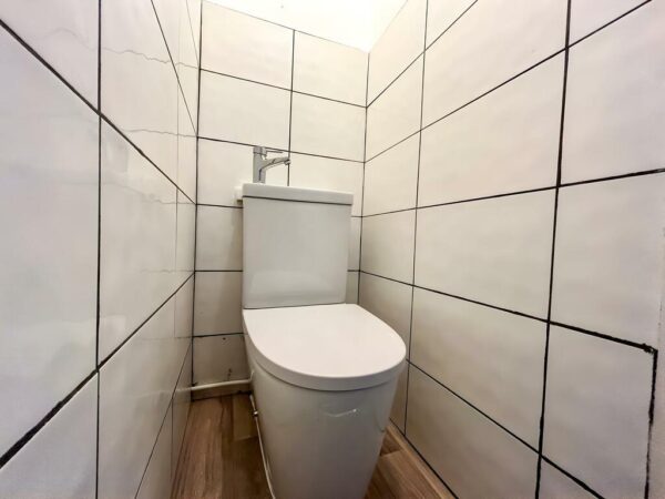 Furnished Double Room To Let - HP11