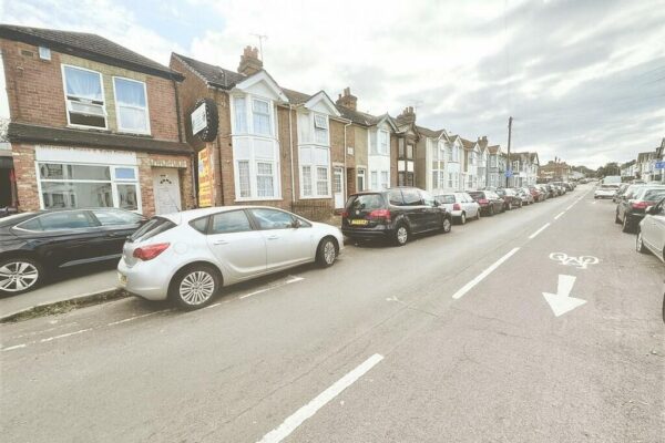 Abercromby Avenue, High Wycombe, HP12