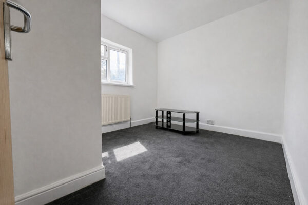 3 Bedroom Flat  - High Wycombe
