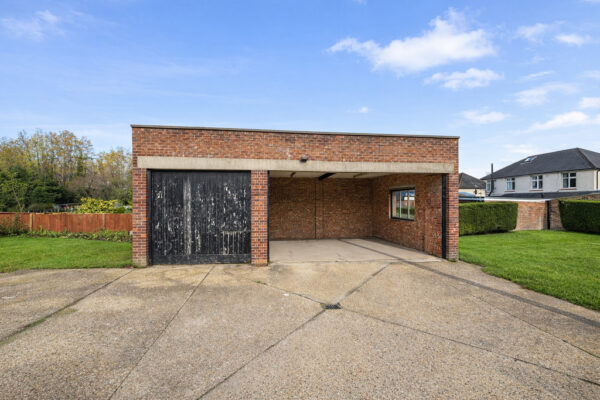 Bolter End Lane, Wheeler End, HP14