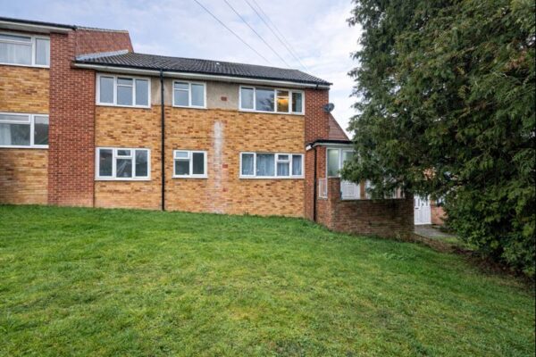3 Bedroom Flat To Let - High Wycombe HP11
