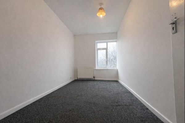 3 Bedroom Flat To Let - High Wycombe HP11