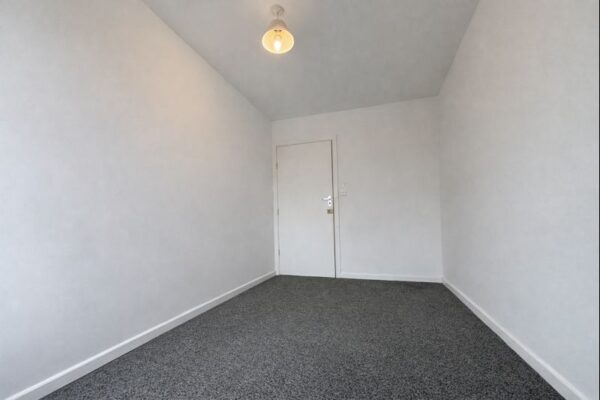 3 Bedroom Flat To Let - High Wycombe HP11