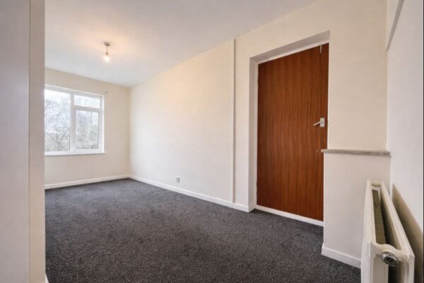 3 Bedroom Flat To Let - High Wycombe HP11