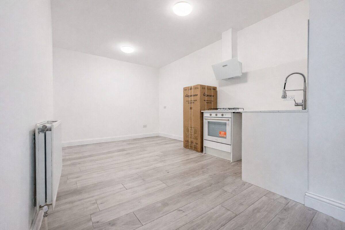1 Bedroom Flat - HP11 (Bills Included)