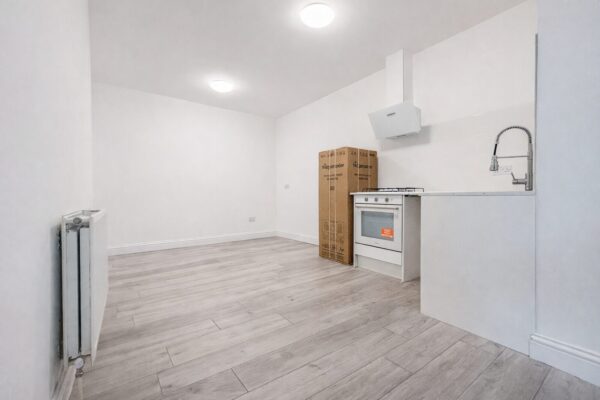1 Bedroom Flat - HP11 (Bills Included)