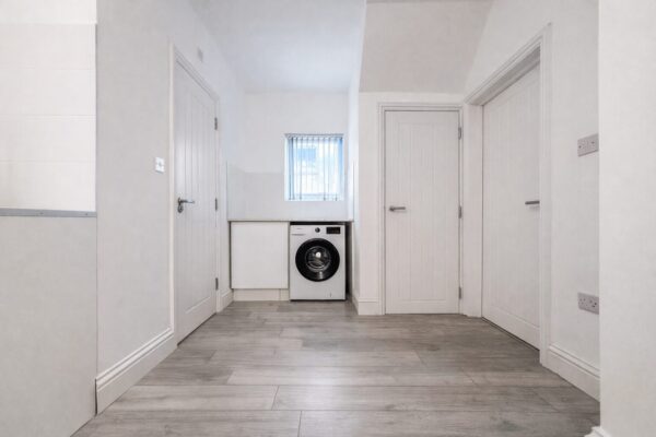 1 Bedroom Flat - HP11 (Bills Included)