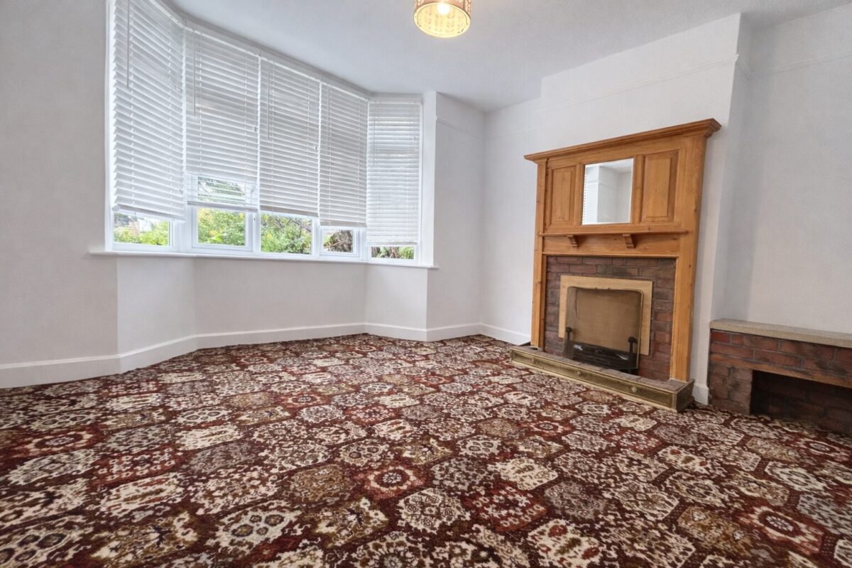 5 Bedroom House  - High Wycombe