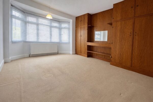 5 Bedroom House  - High Wycombe