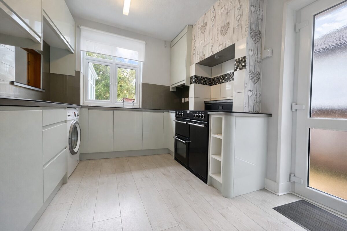 5 Bedroom House  - High Wycombe