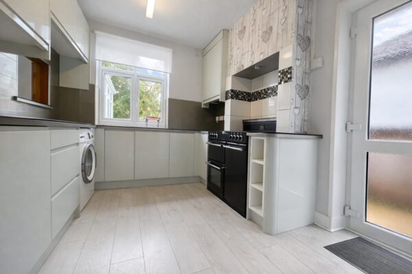5 Bedroom House  - High Wycombe