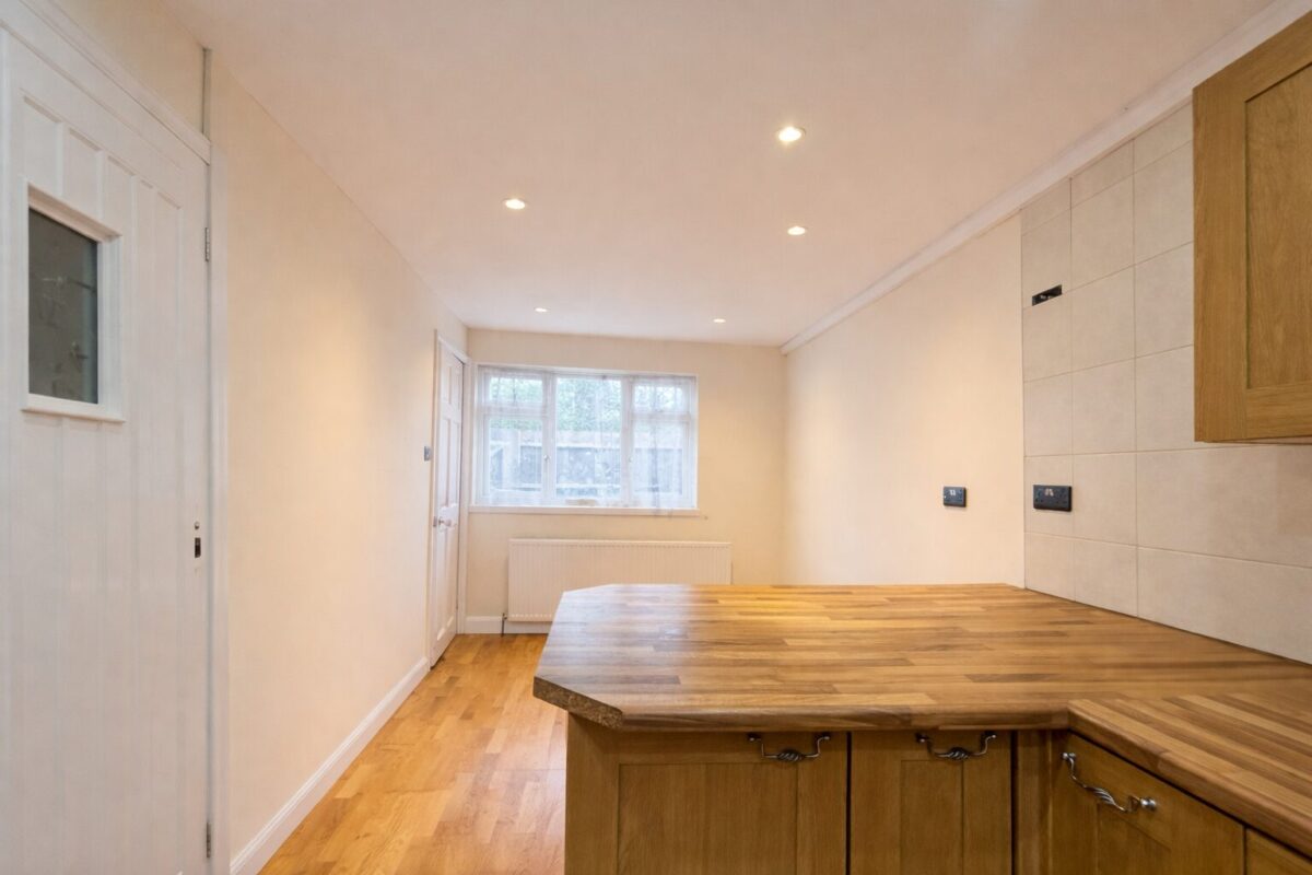 3 Bed-Terraced, Forgetts Road, Lane End, HP14 3DZ