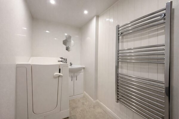 3 Bed-Terraced, Forgetts Road, Lane End, HP14 3DZ