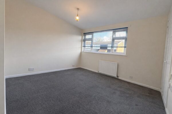3 Bed-Terraced, Forgetts Road, Lane End, HP14 3DZ