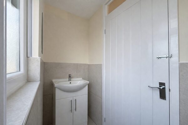 3 Bed-Terraced, Forgetts Road, Lane End, HP14 3DZ
