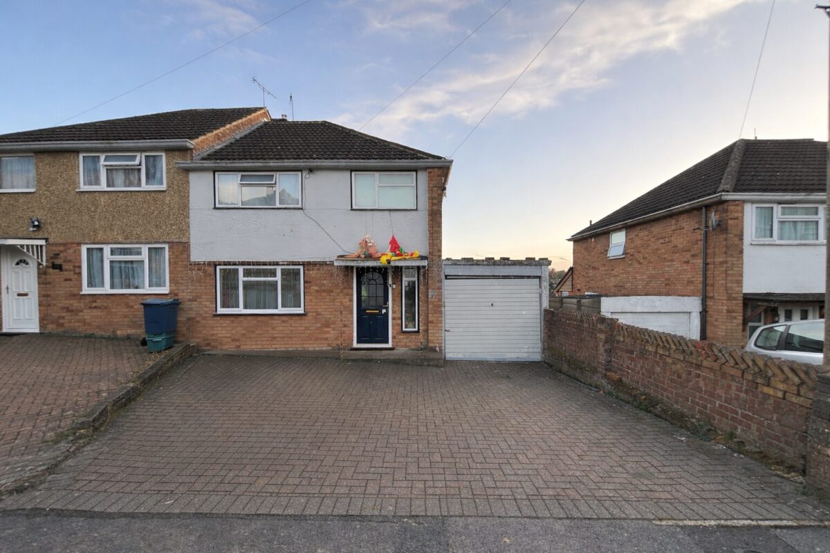 Sussex Close, High Wycombe, Buckinghamshire, HP13 6UN
