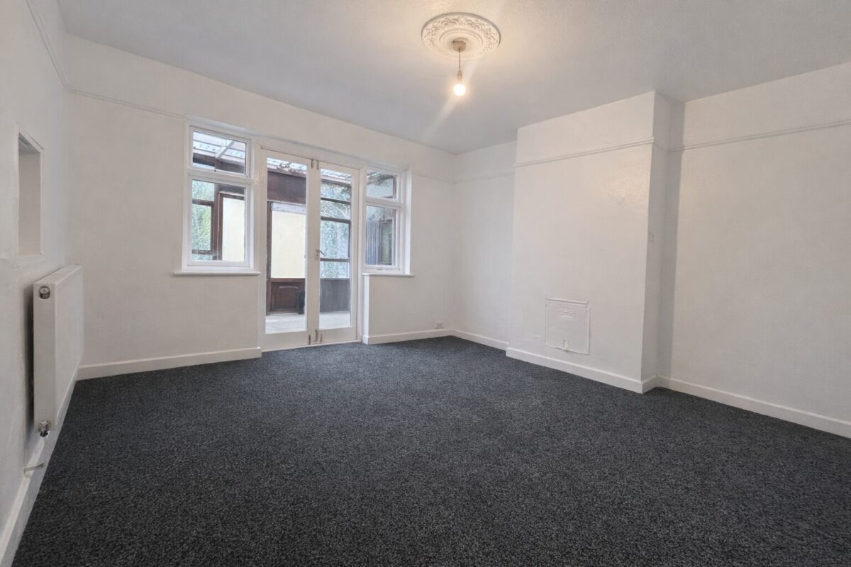 3 Bed Semi-Detached - High Wycombe