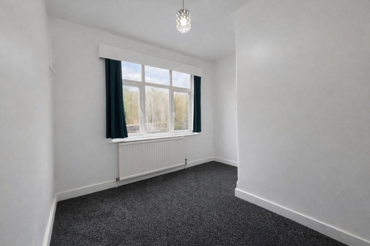 3 Bed Semi-Detached - High Wycombe