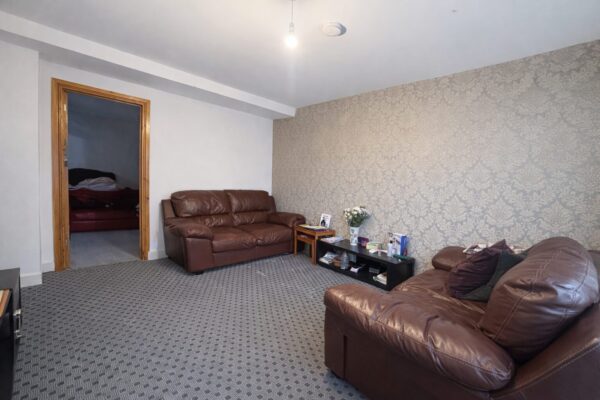 4 Bed Semi-Detached -  High Wycombe