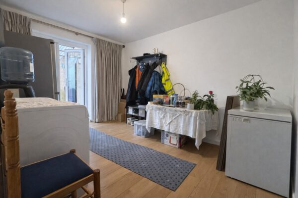 4 Bed Semi-Detached -  High Wycombe
