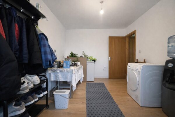 4 Bed Semi-Detached -  High Wycombe