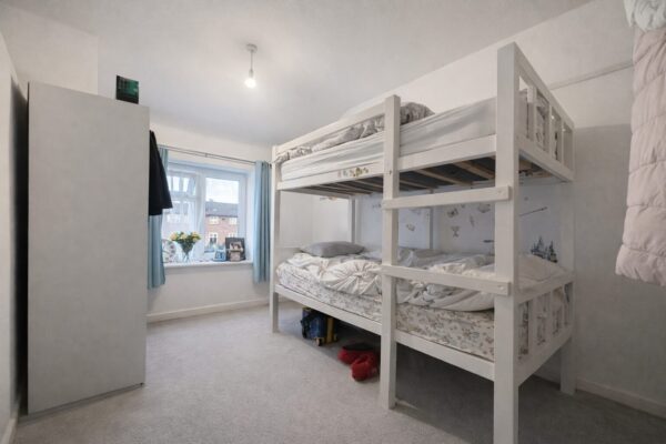 4 Bed Semi-Detached -  High Wycombe