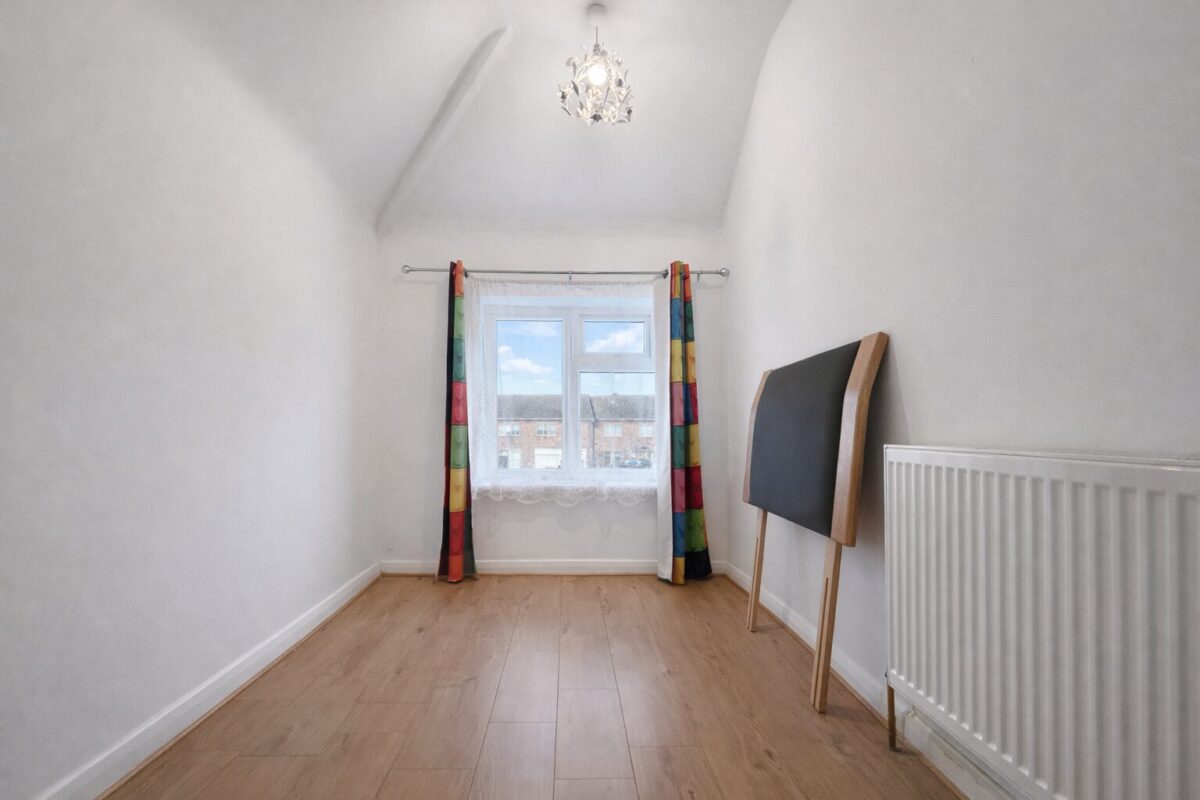 4 Bed Semi-Detached -  High Wycombe