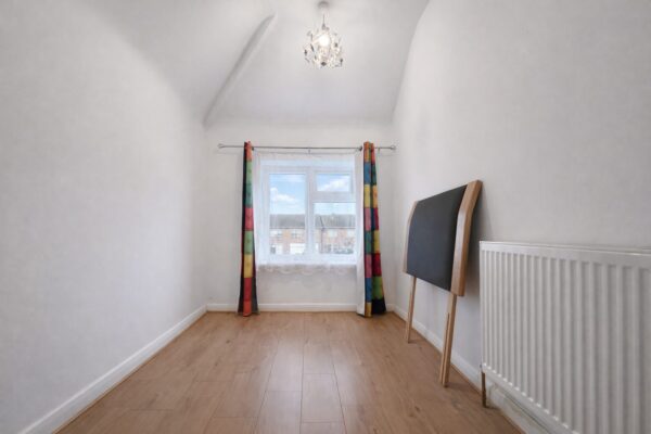 4 Bed Semi-Detached -  High Wycombe