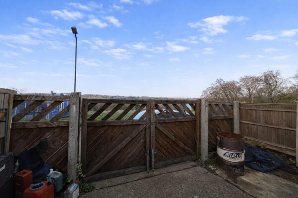 4 Bed Semi-Detached -  High Wycombe