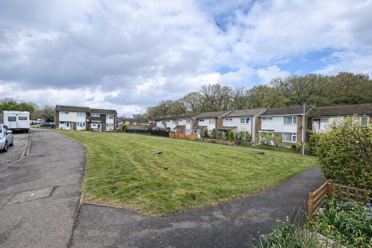 3 Bed Terraced, Hithercroft Road - High Wycombe