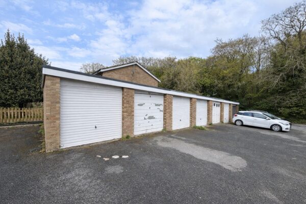 3 Bed Terraced, Hithercroft Road - High Wycombe