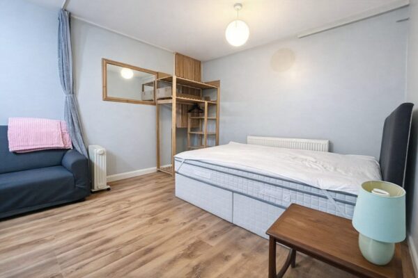 Studio Annex, Bills Included, Deeds Grove, High Wycombe, HP12 3NT