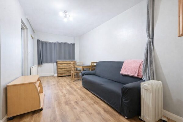 Studio Annex, Bills Included, Deeds Grove, High Wycombe, HP12 3NT