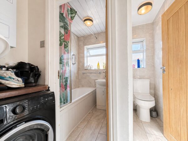 4 Bed Terraced, High Wycombe, Buckinghamshire, HP11 2RD