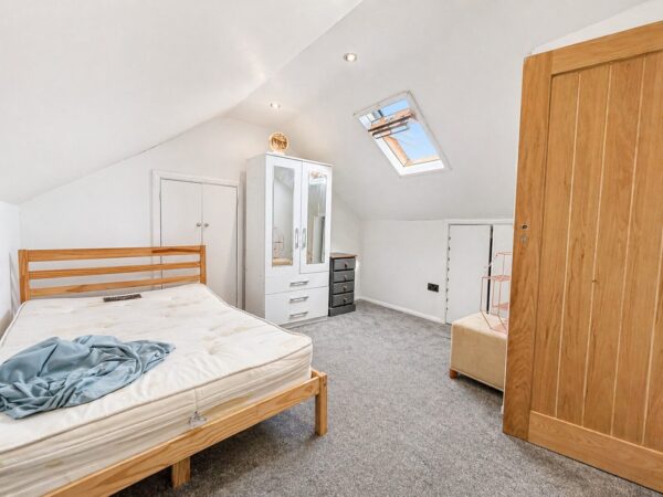 4 Bed Terraced, High Wycombe, Buckinghamshire, HP11 2RD