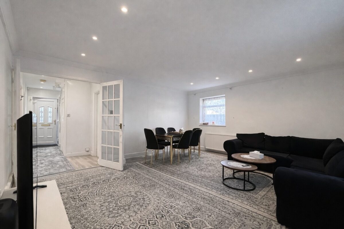 4 Bedroom Detached, Cressex Road, High Wycombe, HP12 4PG