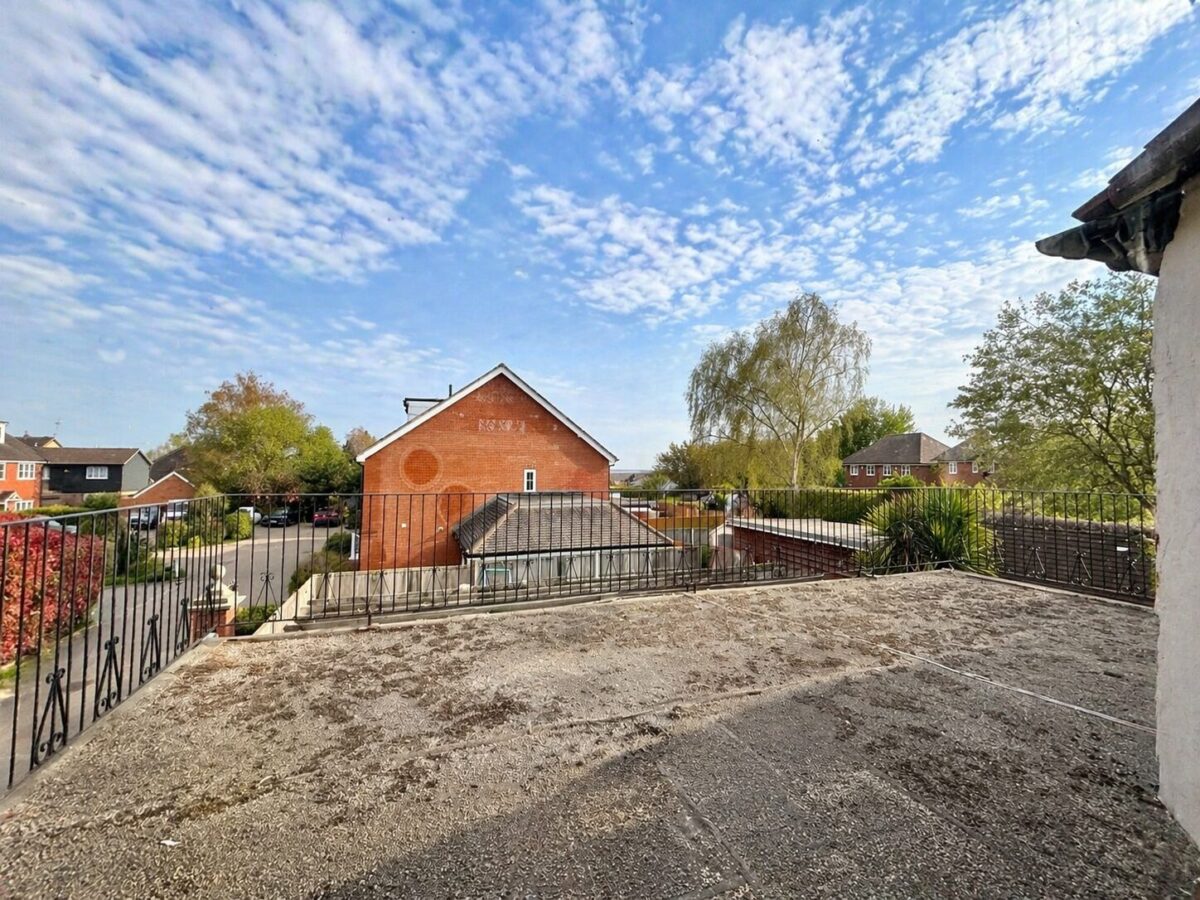 4 Bedroom Detached, Cressex Road, High Wycombe, HP12 4PG