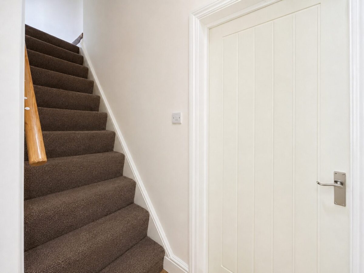 3/4 Bed Semi Detached, Abercromby Ave, High Wycombe, HP12 3AX